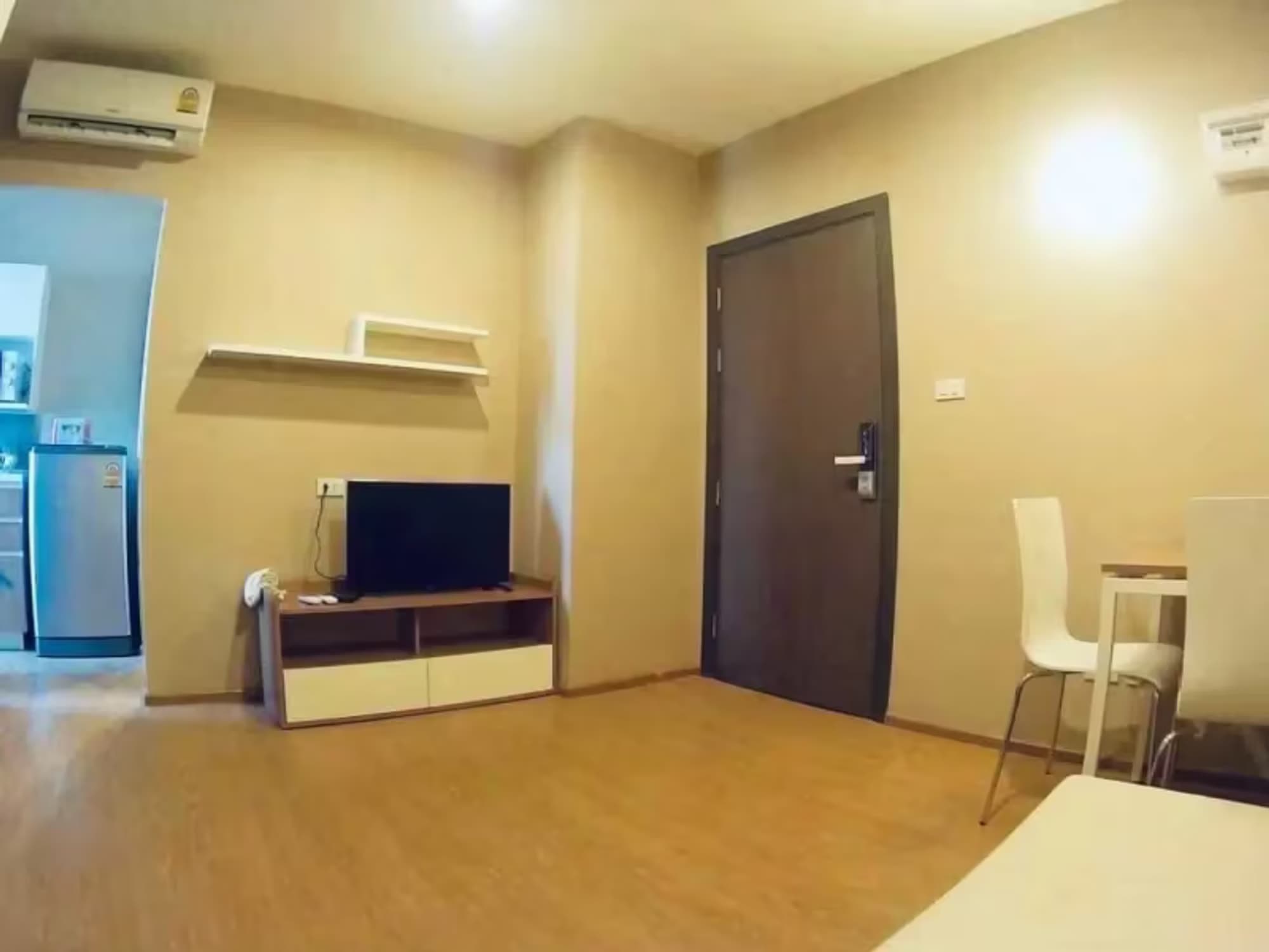 1 Bedroom Condo - Image 1