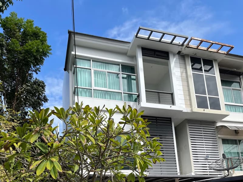 3 Bed Townhouse for Sale in Prawet