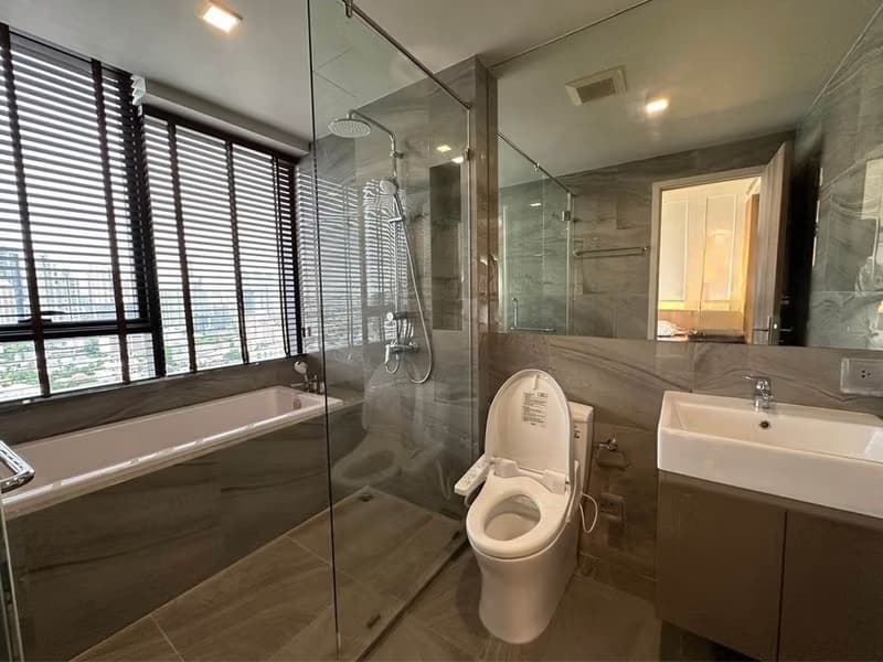 2 Bed Condo for Rent in Khlong Toei