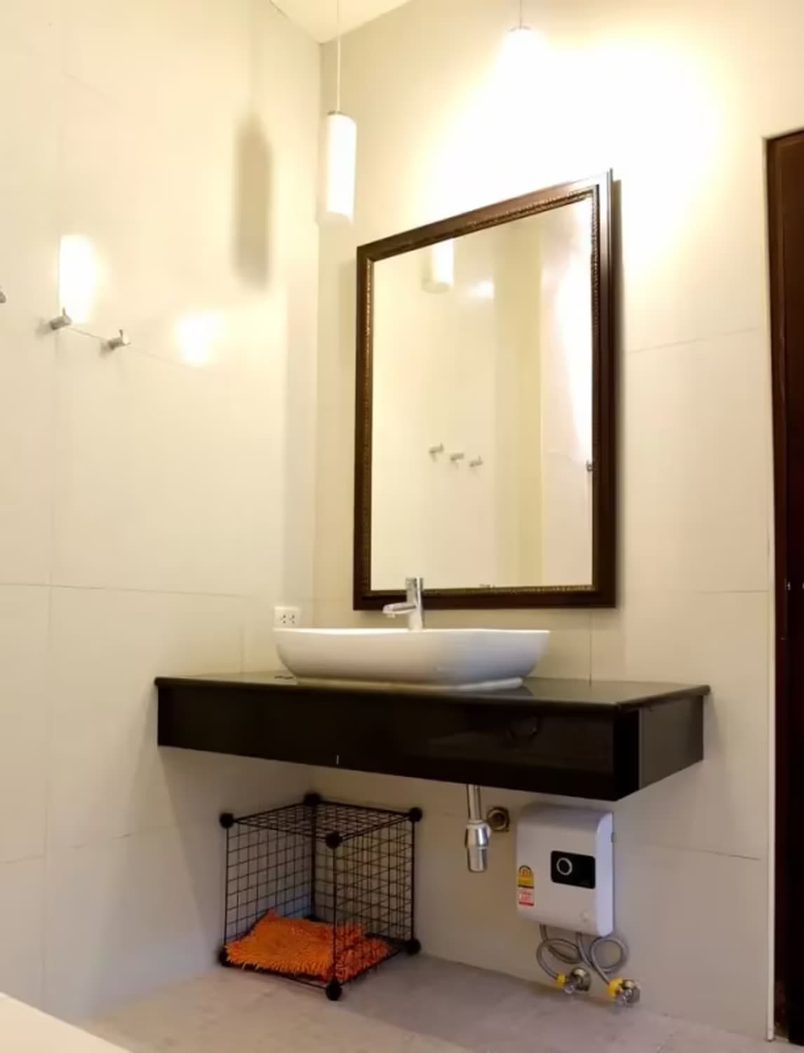 4 Bedroom House - Image 15
