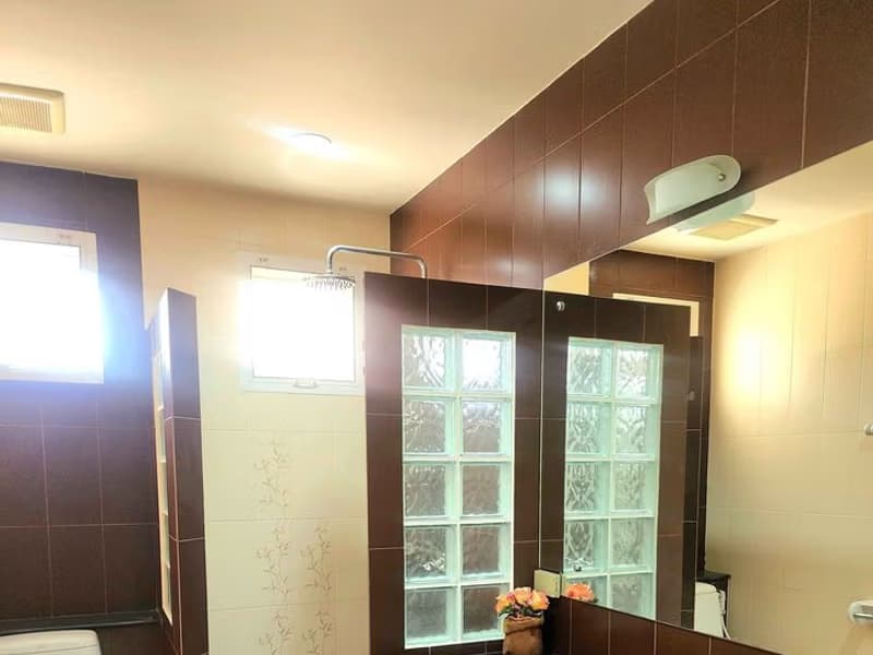 6 Bed House for Rent and Sale in Saraphi