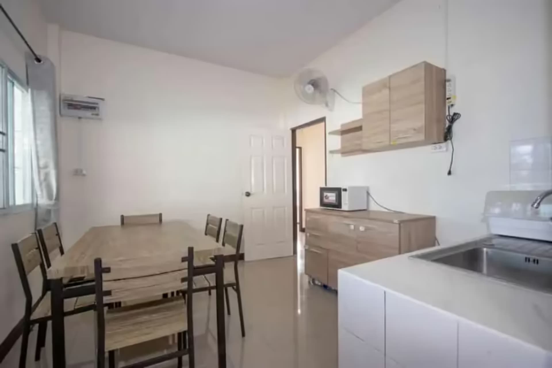 2 Bedroom House - Image 9