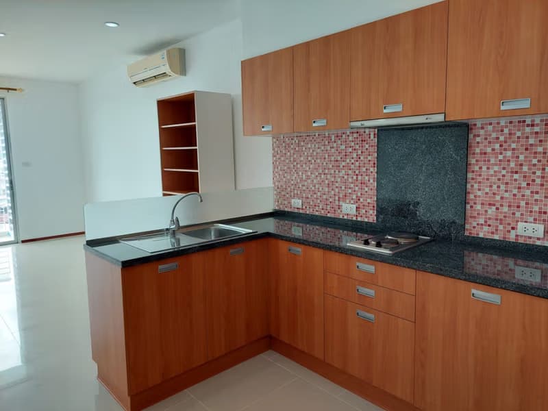  Villa Sathon