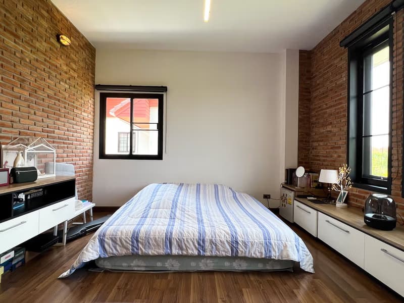 3 Bed House for Rent and Sale in Saraphi