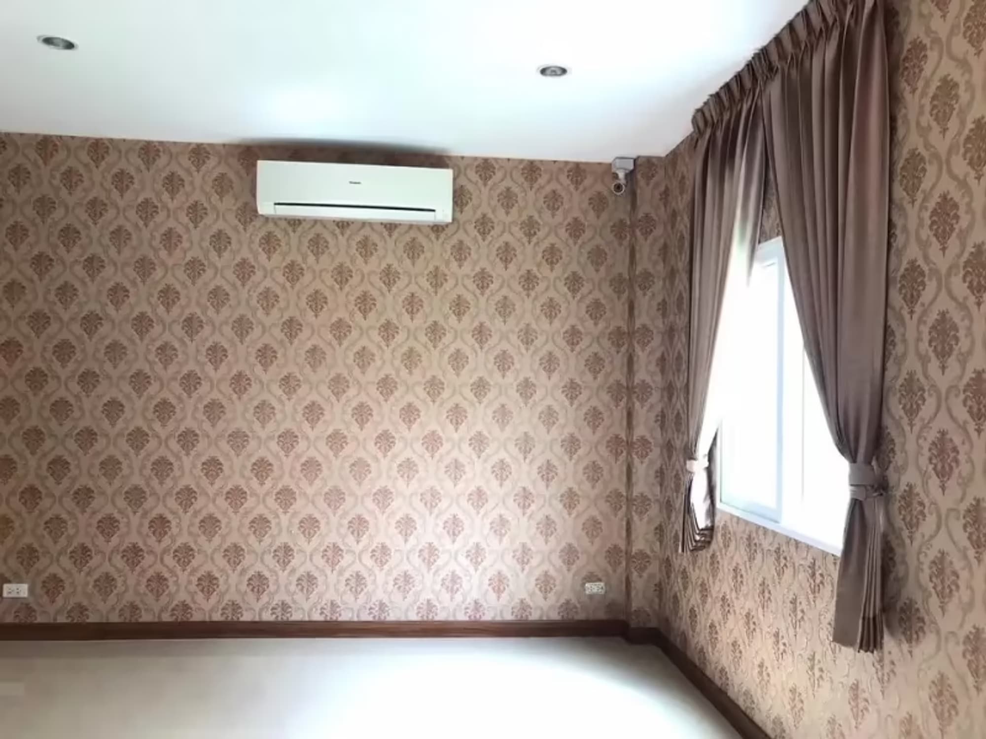 4 Bedroom House - Image 21