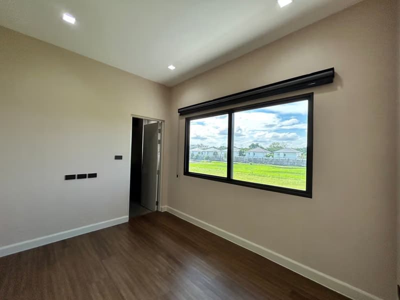 5 Bed House for Sale in Lat Krabang