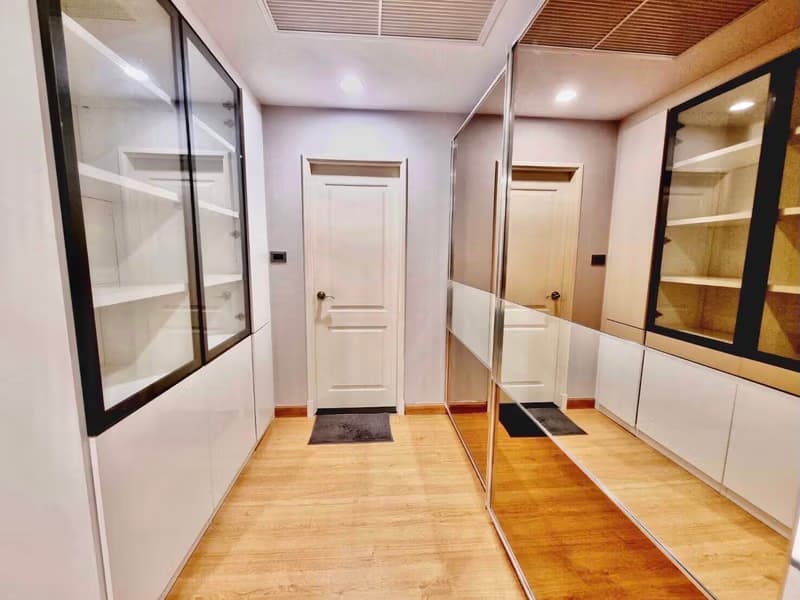 1 Bed Condo for Rent and Sale  Near Thailand Cultural Centre MRT