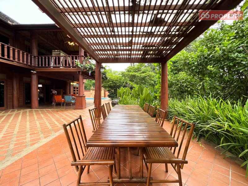 Spacious Pool Villa next to Ping River