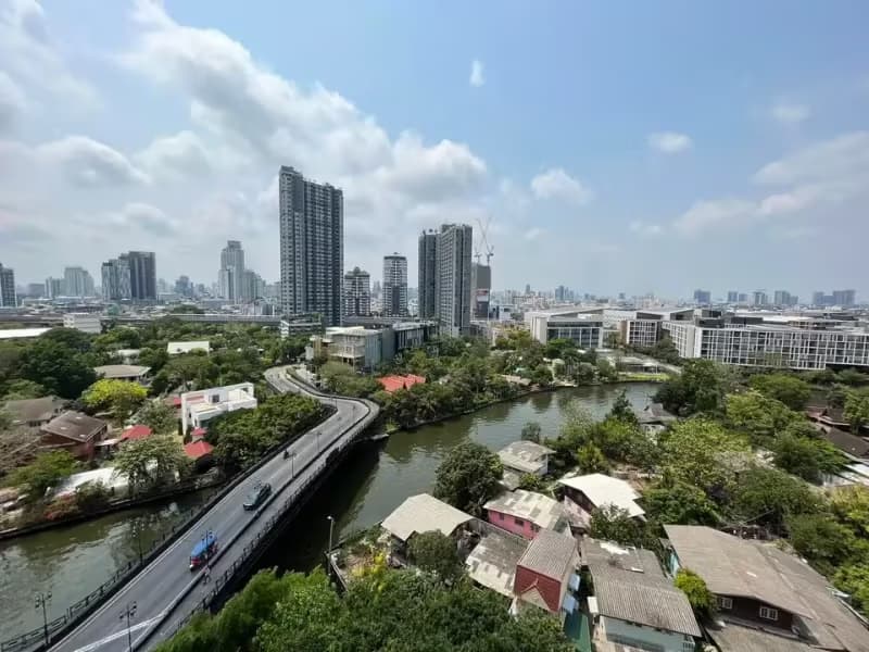 1 Bedroom Condo