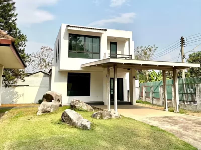 5 Bedroom House