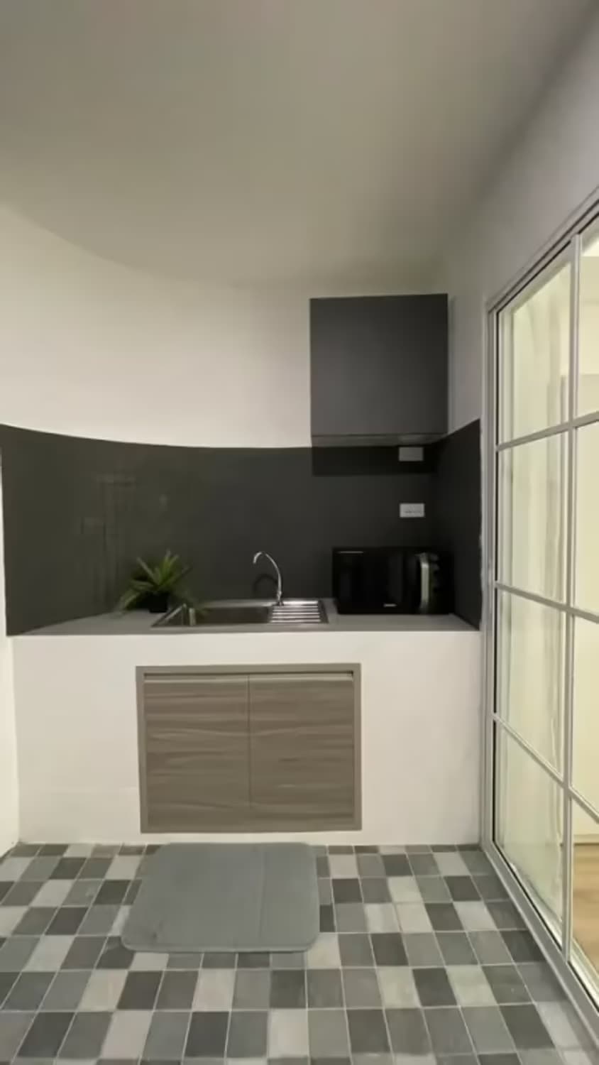 1 Bedroom Condo - Image 4