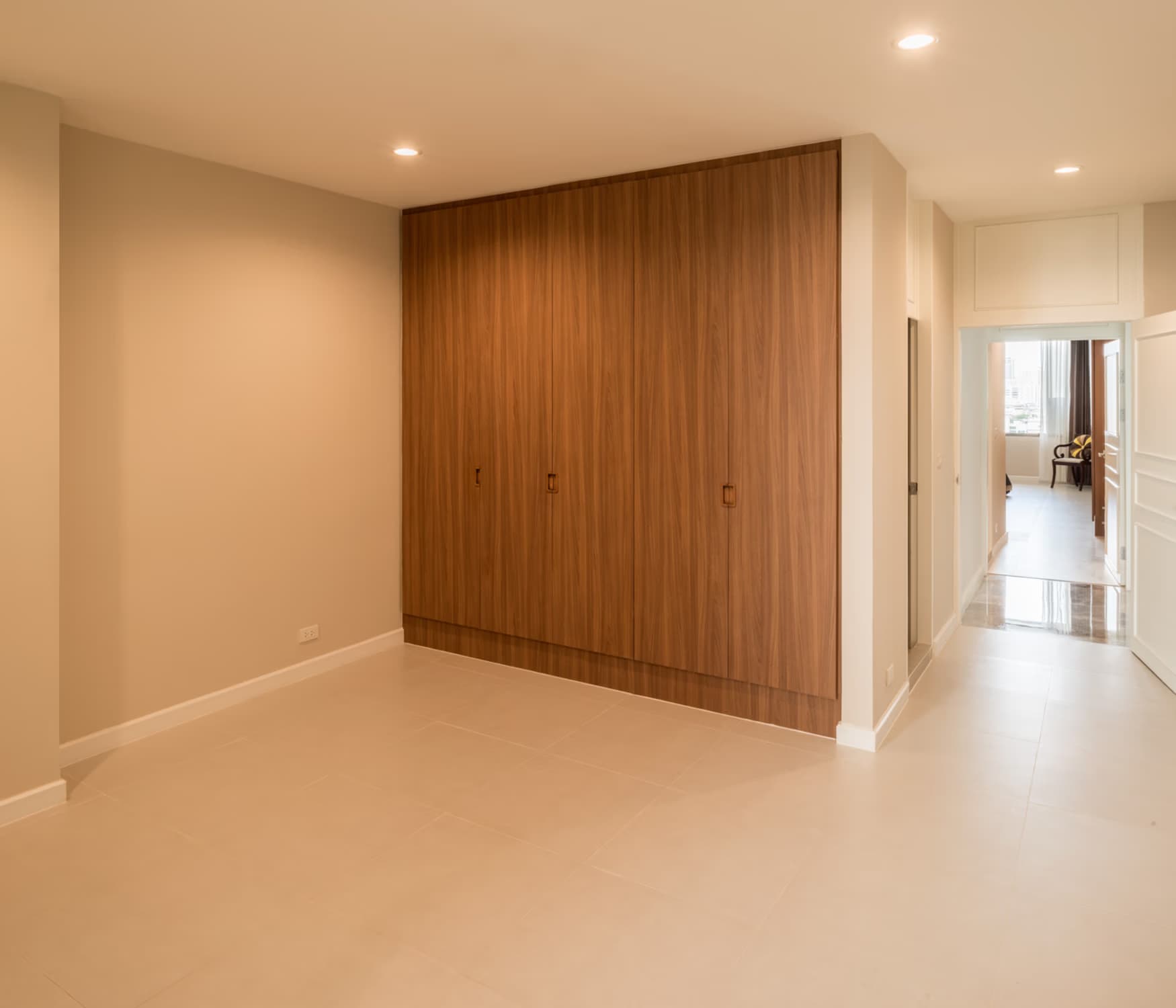 3 Bed House for Rent in Khlong San - Image 8