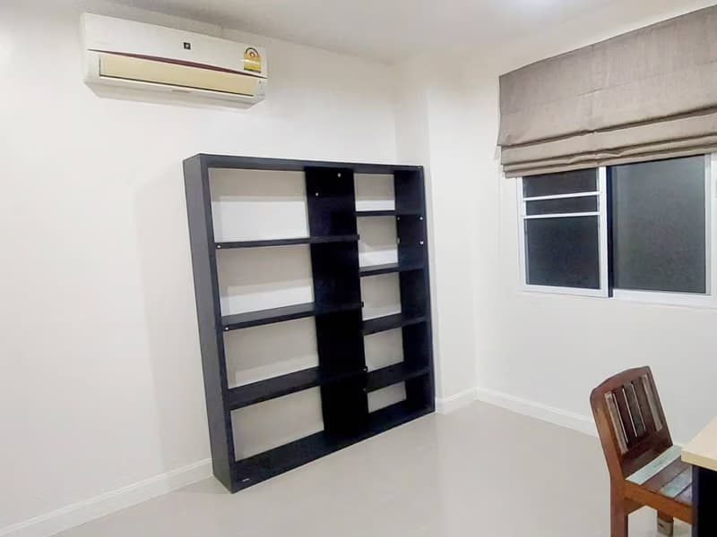 4 Bed House for Rent in San Kamphaeng District