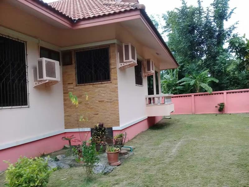  A big house near the city for sale