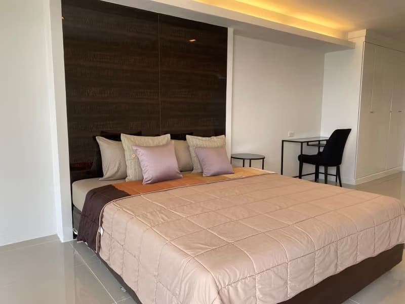 4 Bed condo for Rent  near undefined