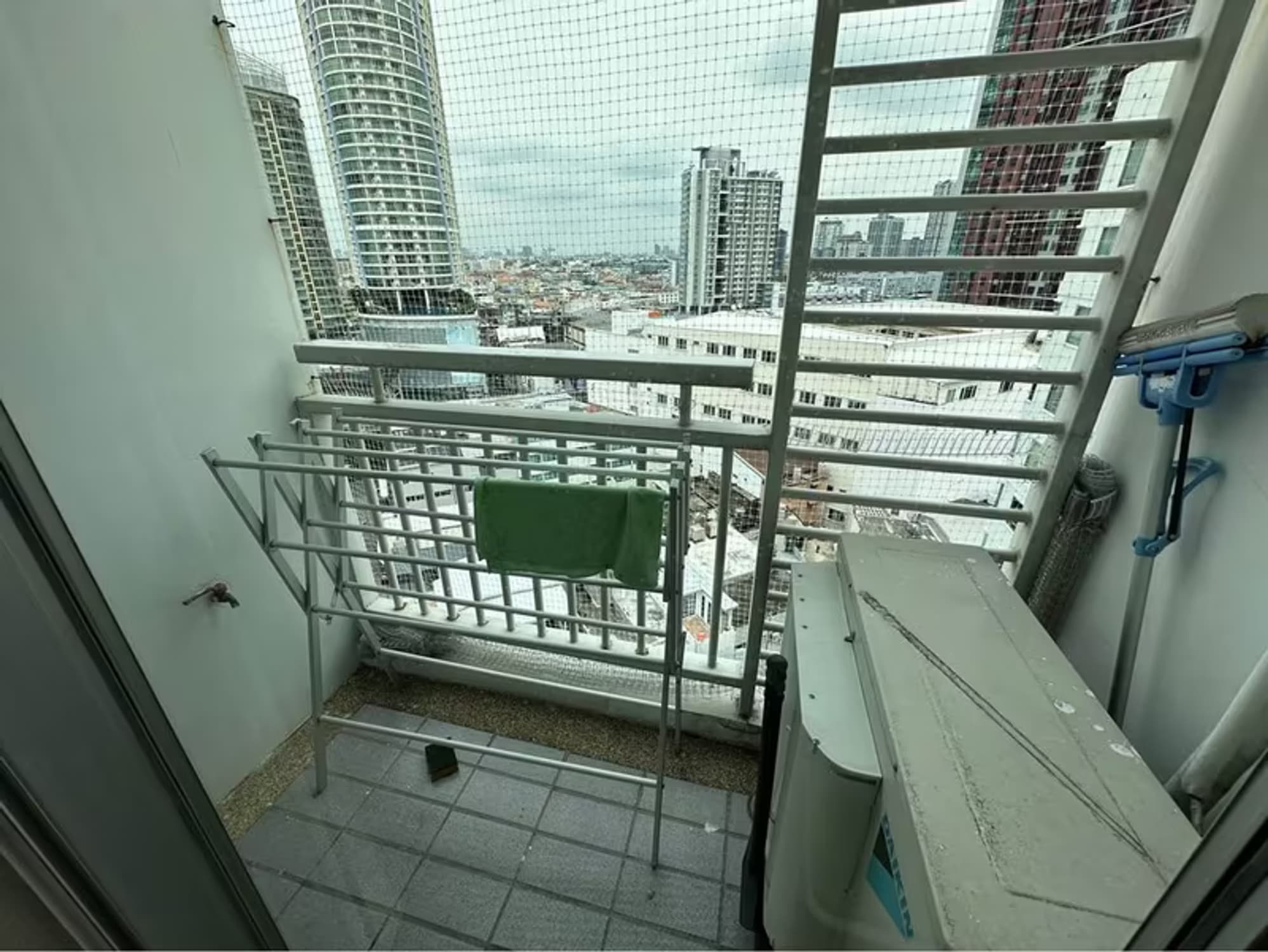  Condo for Sale at Sukhumvit Plus - Image 2