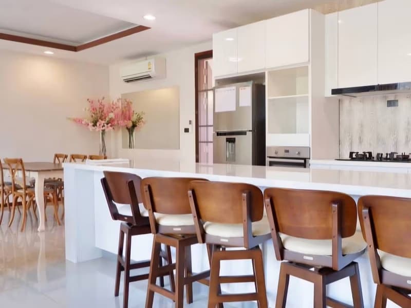 4 Bed House for Rent and Sale in Hang Dong