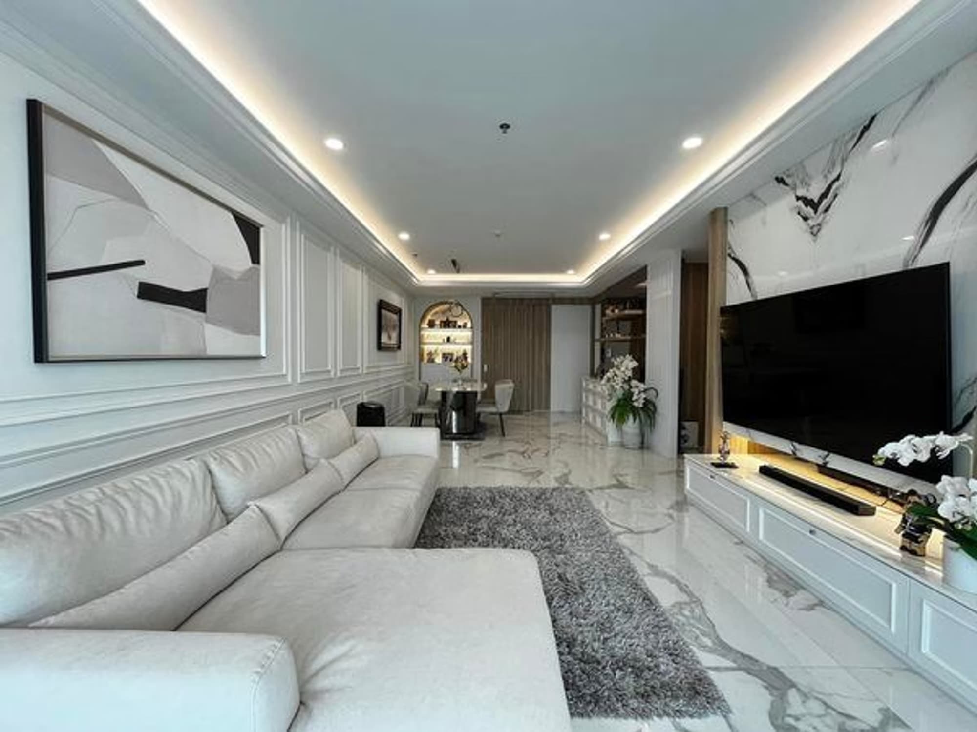 2 Bed Condo for Sale in Sathon - Image 1