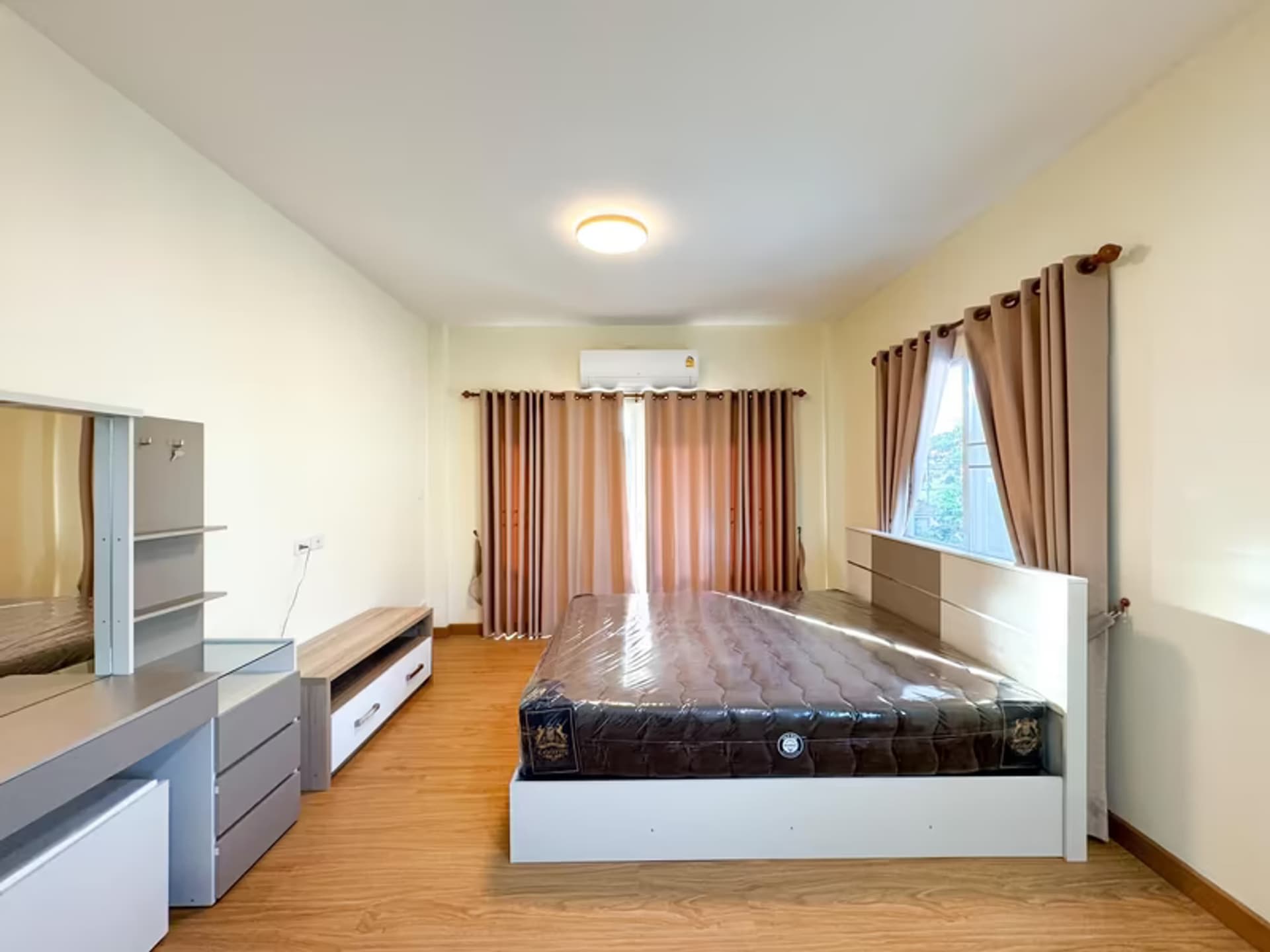 3 Bedroom House - Image 2