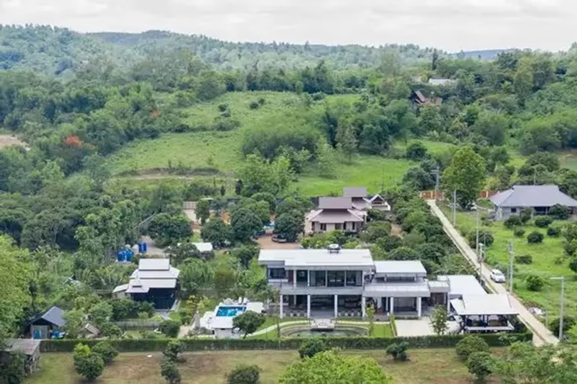 3 Bedroom House - Image 32