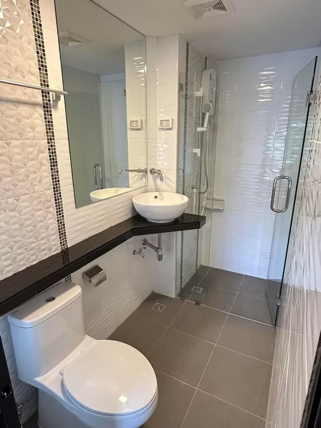 Condo for Sale w/Tenant at Finn CONDO4 @Suandok - Image 2