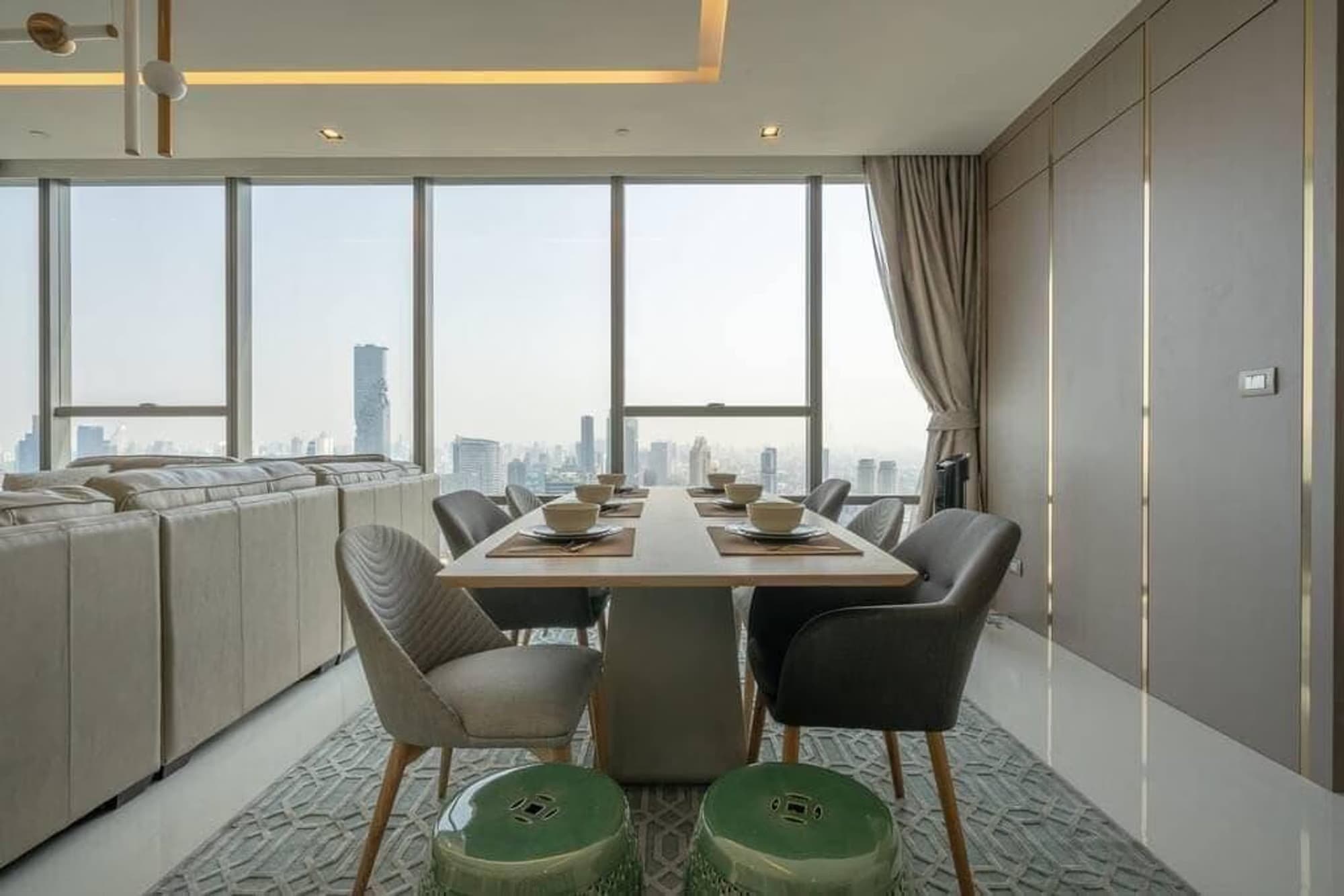 2 ห้องนอน คอนโด สำหรับ ขาย ใน Sathon - Image 1