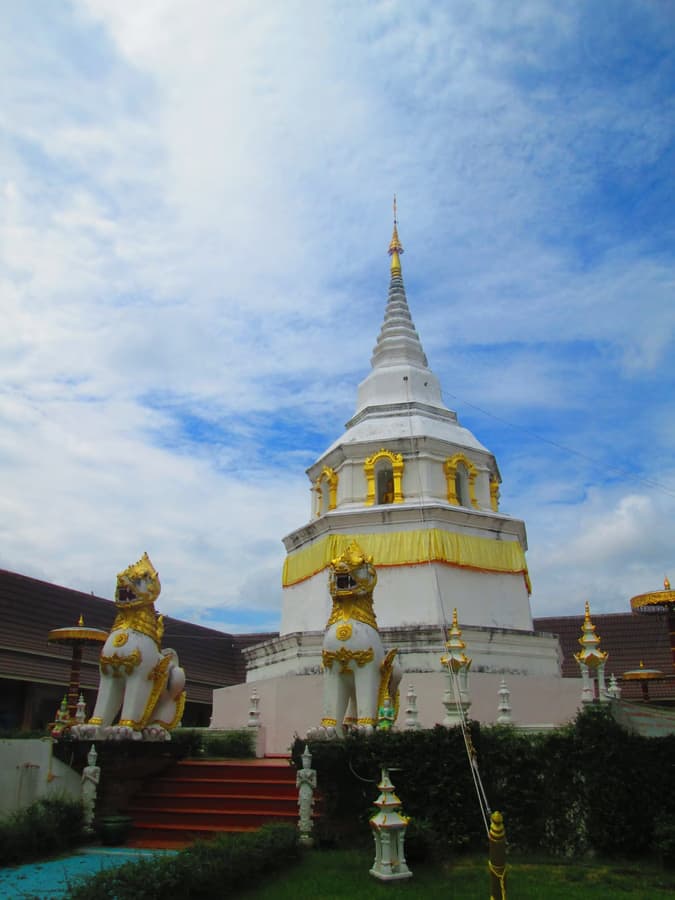 Wat Sri Suphan Municipal School