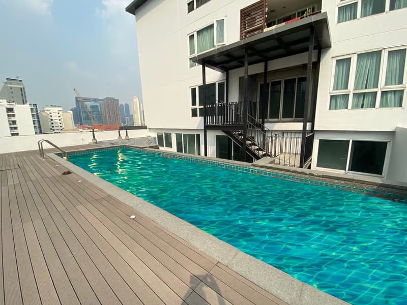 Condo for Sale at 15 Sukhumvit Residences