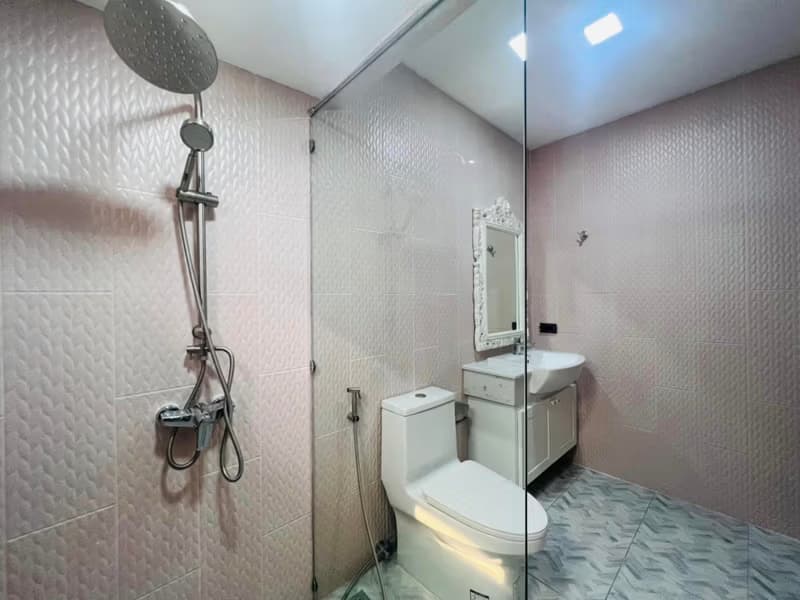5 Bed House for Rent and Sale in Mueang Chiang Mai