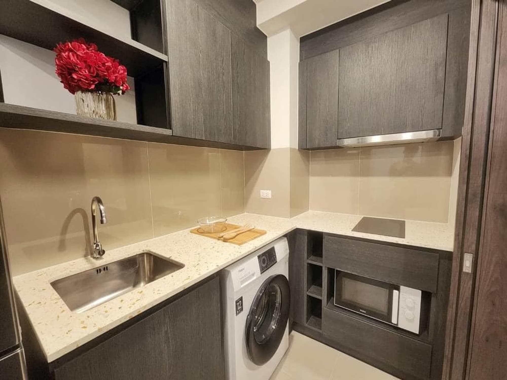 1 Bed Condo for Sale  Near Huai Khwang MRT - Image 10
