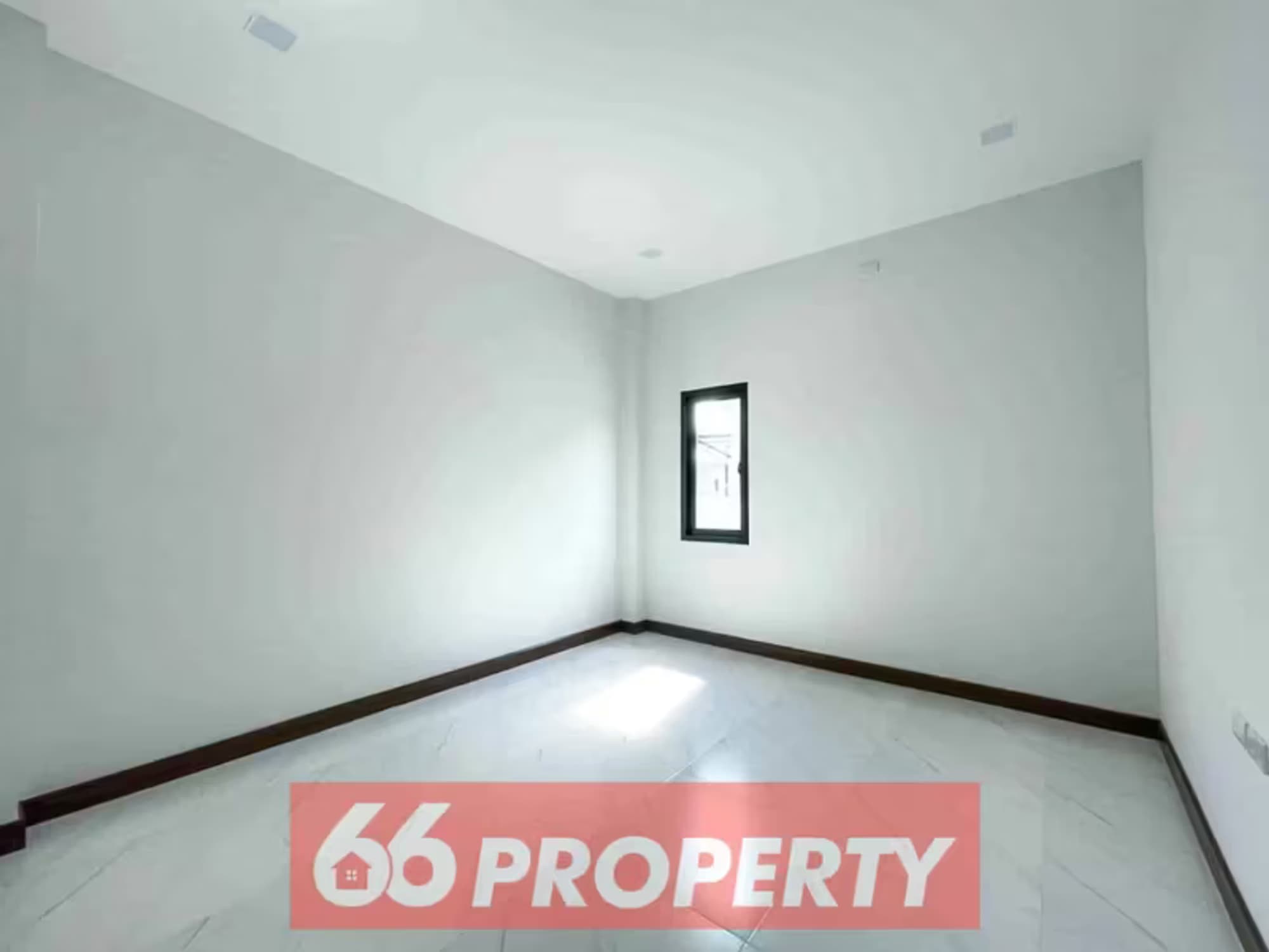 3 Bedroom House - Image 13