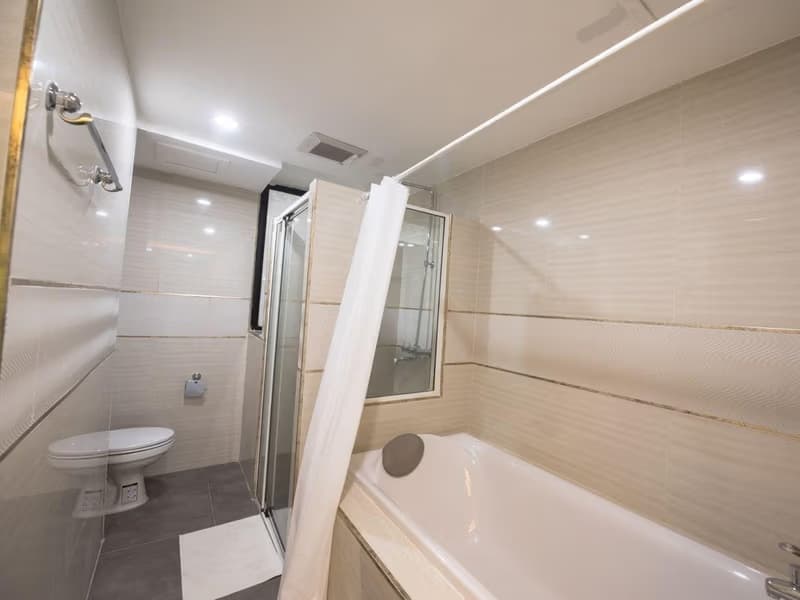 3 Bed Condo for Rent in Khlong Toei