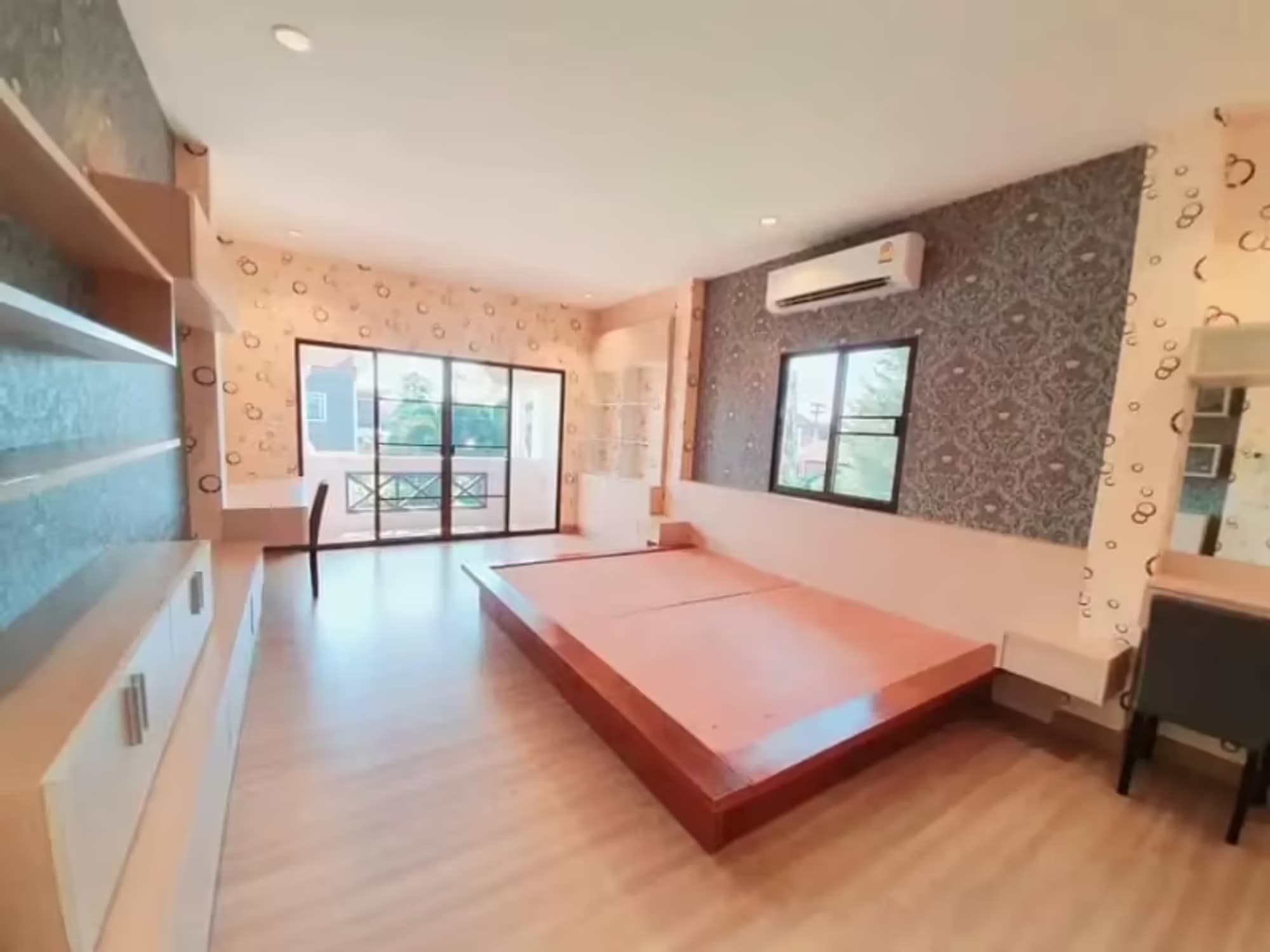 3 Bedroom House - Image 7