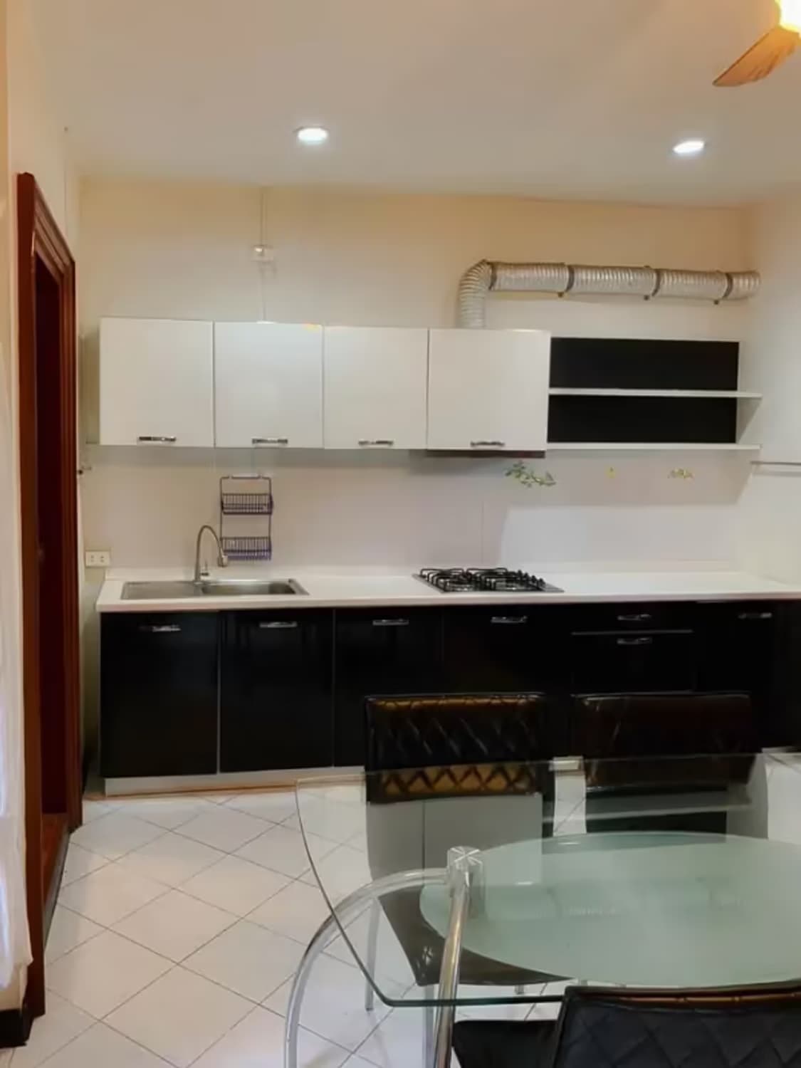 2 Bedroom House - Image 10