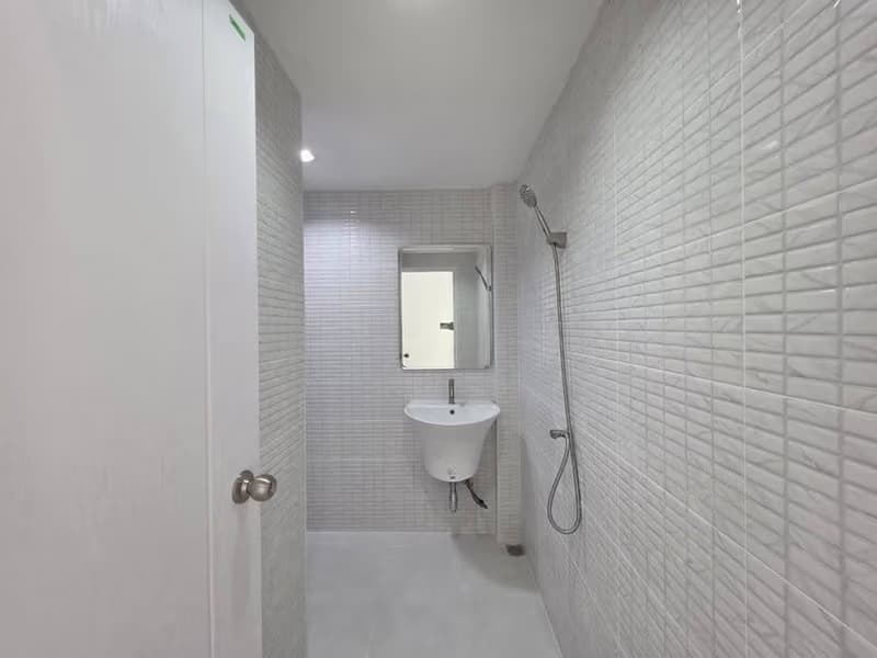 4 Bed Townhouse for Sale in Suan Luang