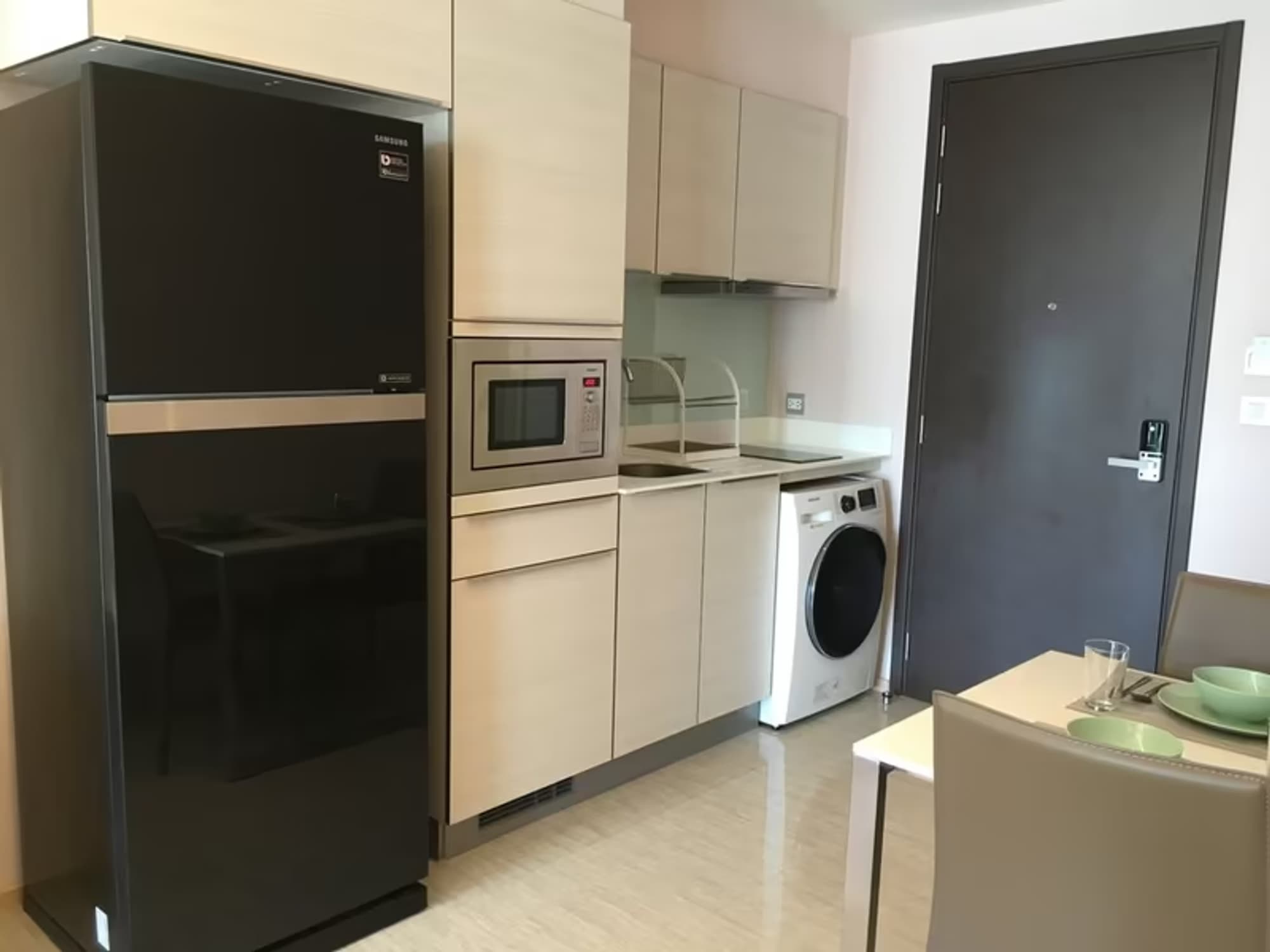 H Sukhumvit 43 Condominium - Image 6
