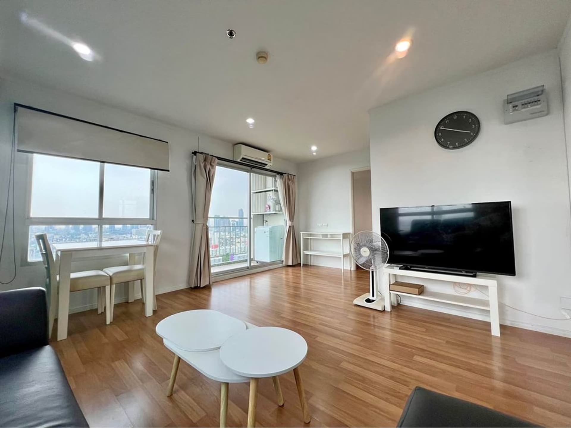 1 Bed Condo for Rent and Sale  Near Phetchaburi MRT - Image 1