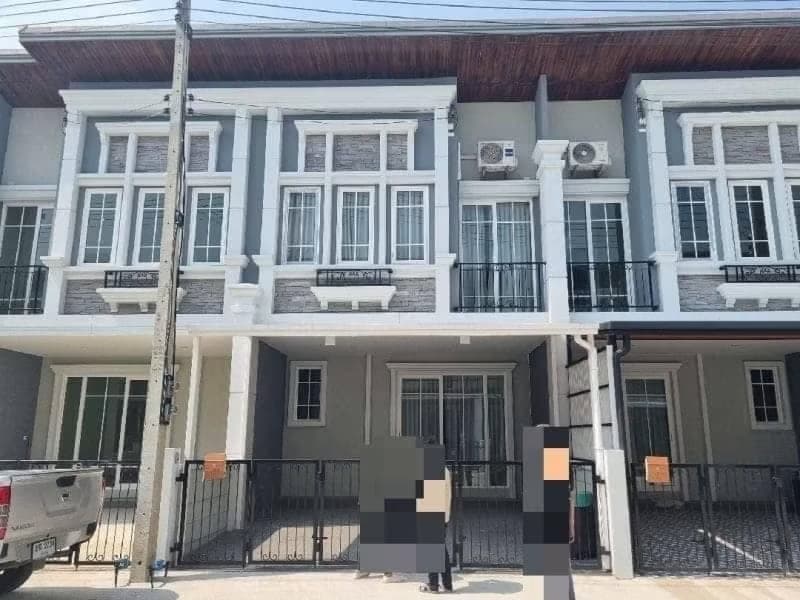 Townhouse for Rent at Golden Town RuamChok
