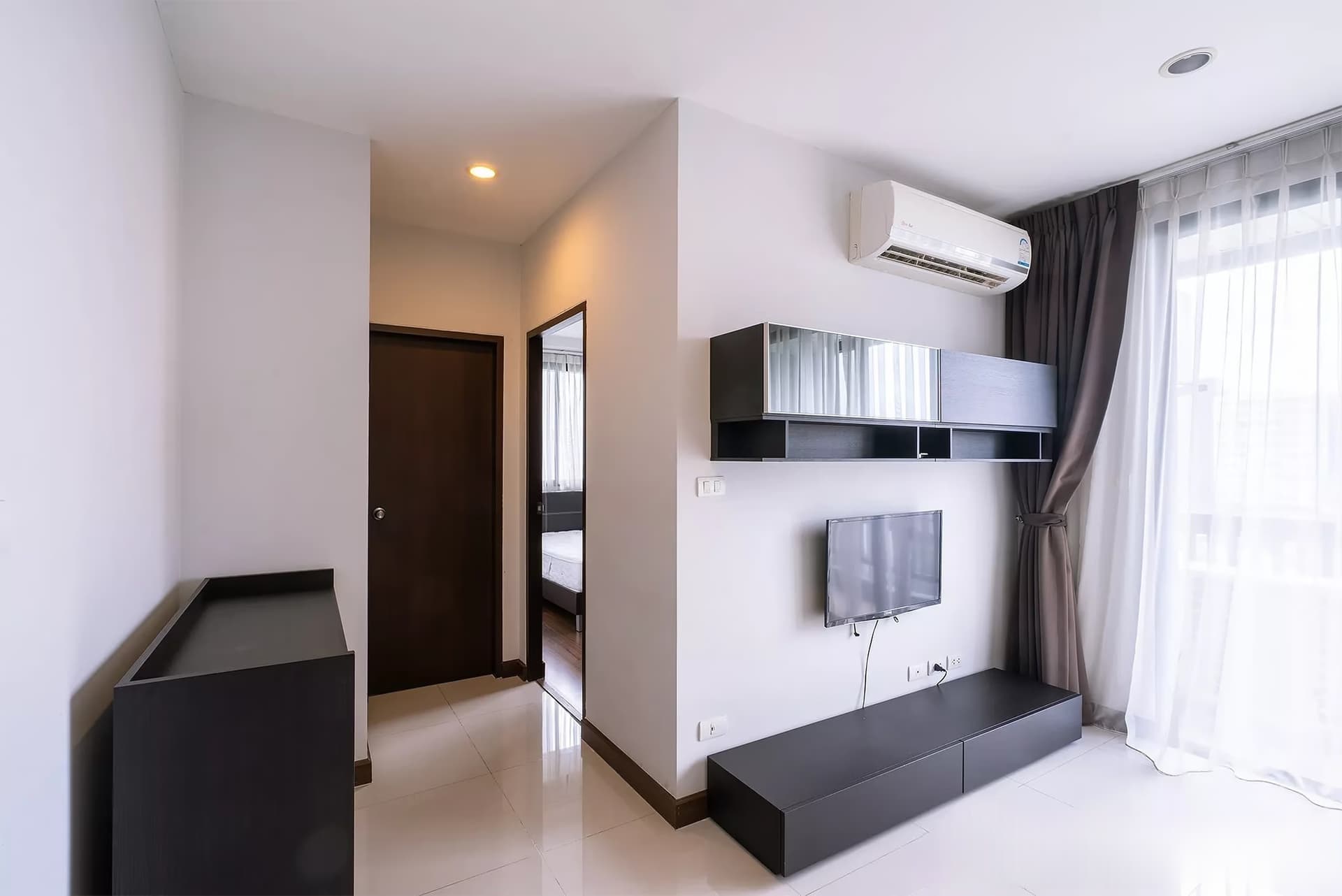 1 Bed Condo for Rent in Watthana - Image 4