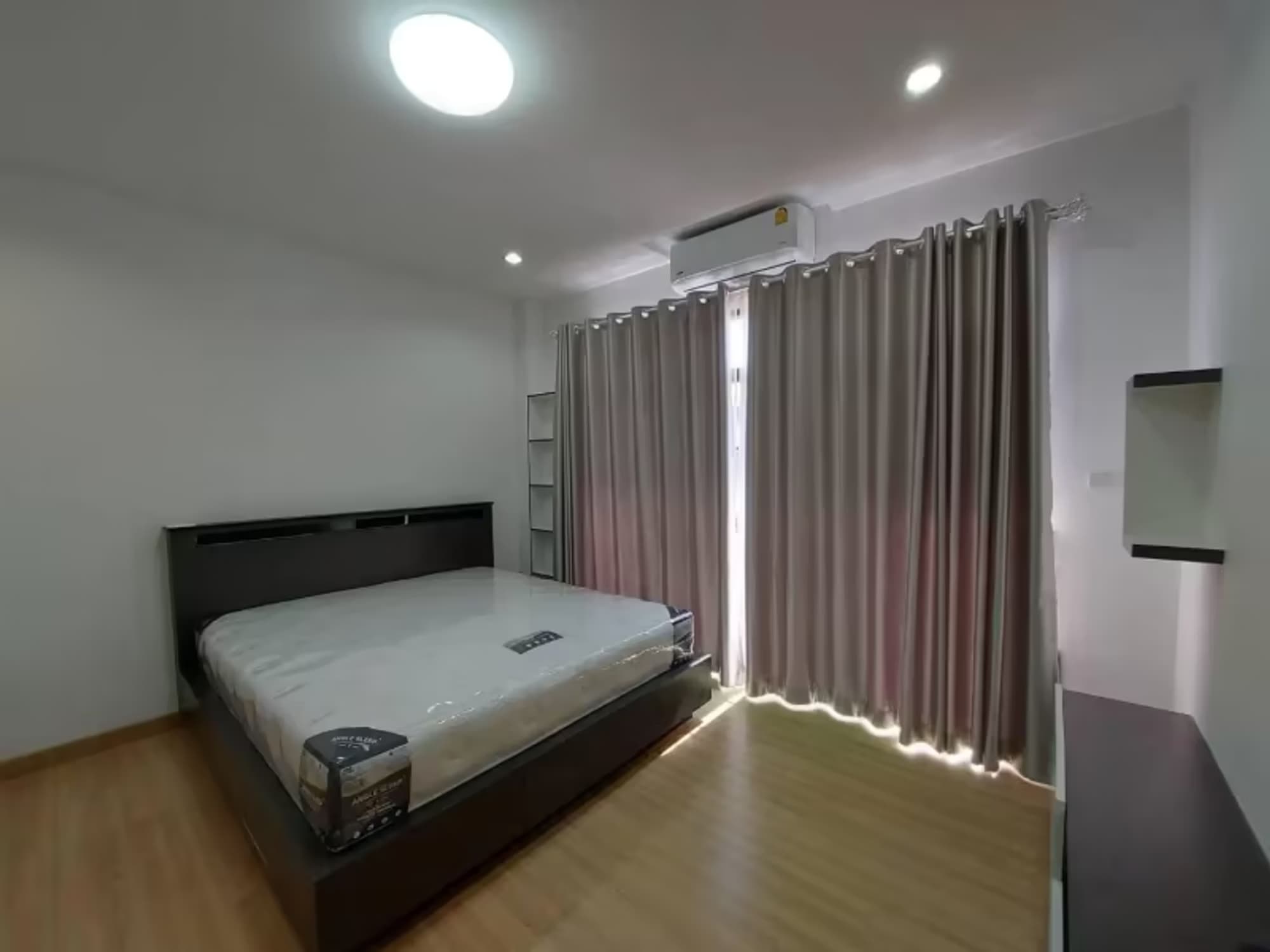 4 Bedroom House - Image 11