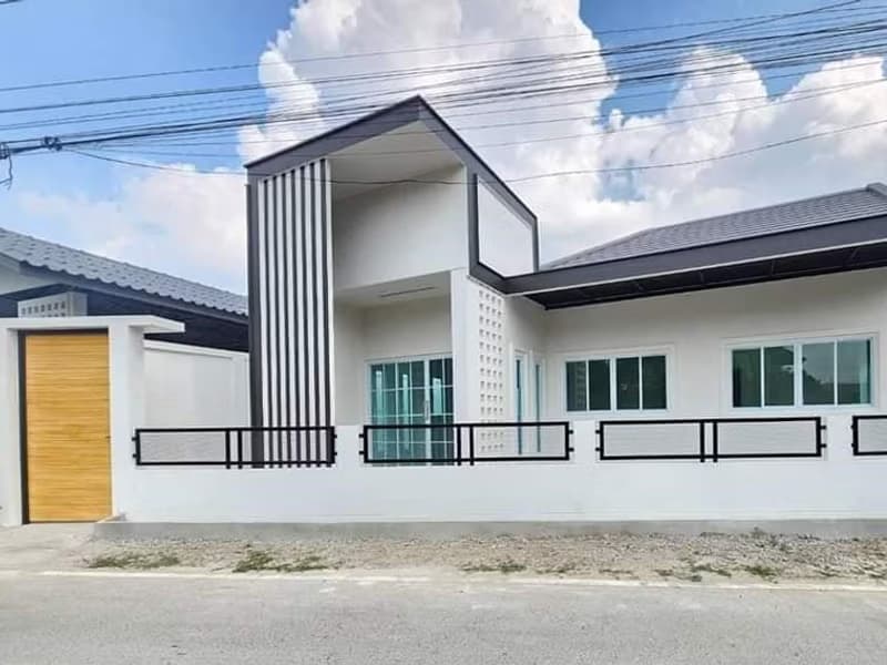3 Bed House for Rent in Saraphi
