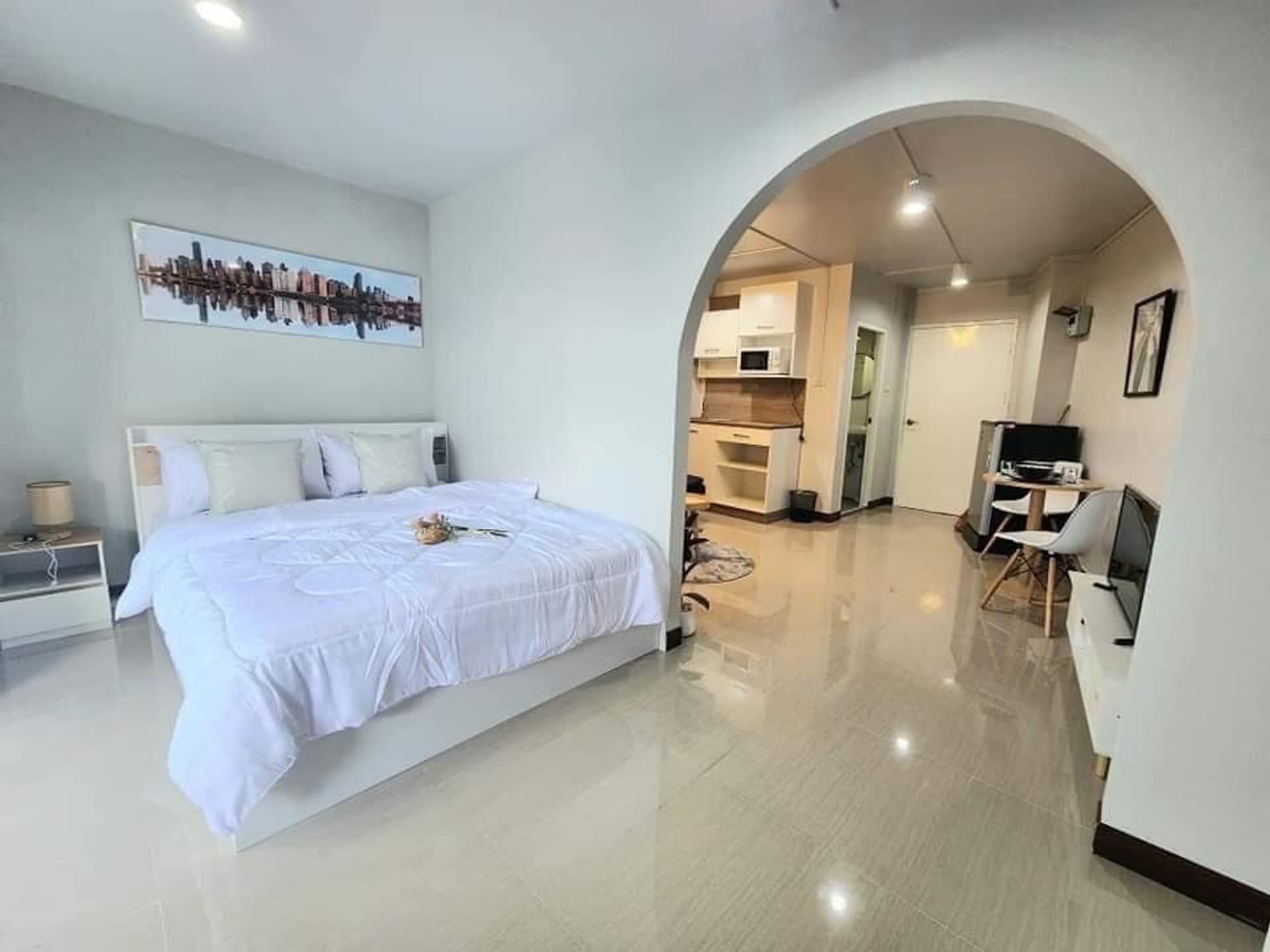 Condo for Sale, Sale w/Tenant at Lanna Condo - Image 10