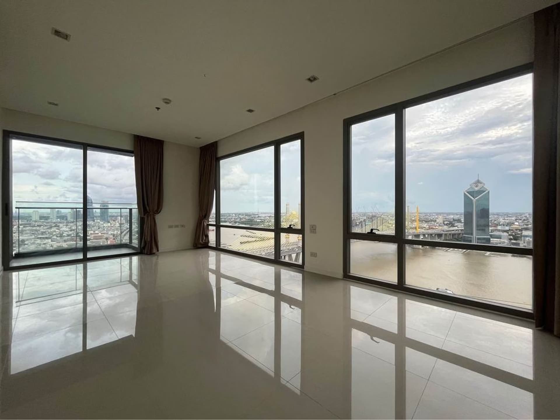 2 Bed Condo for Rent in Bang Kho Laem - Image 1