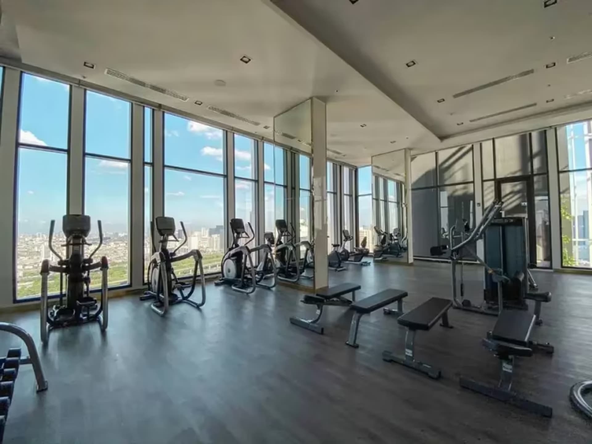1 Bedroom Condo for Rent at Life One Wireless - Image 14