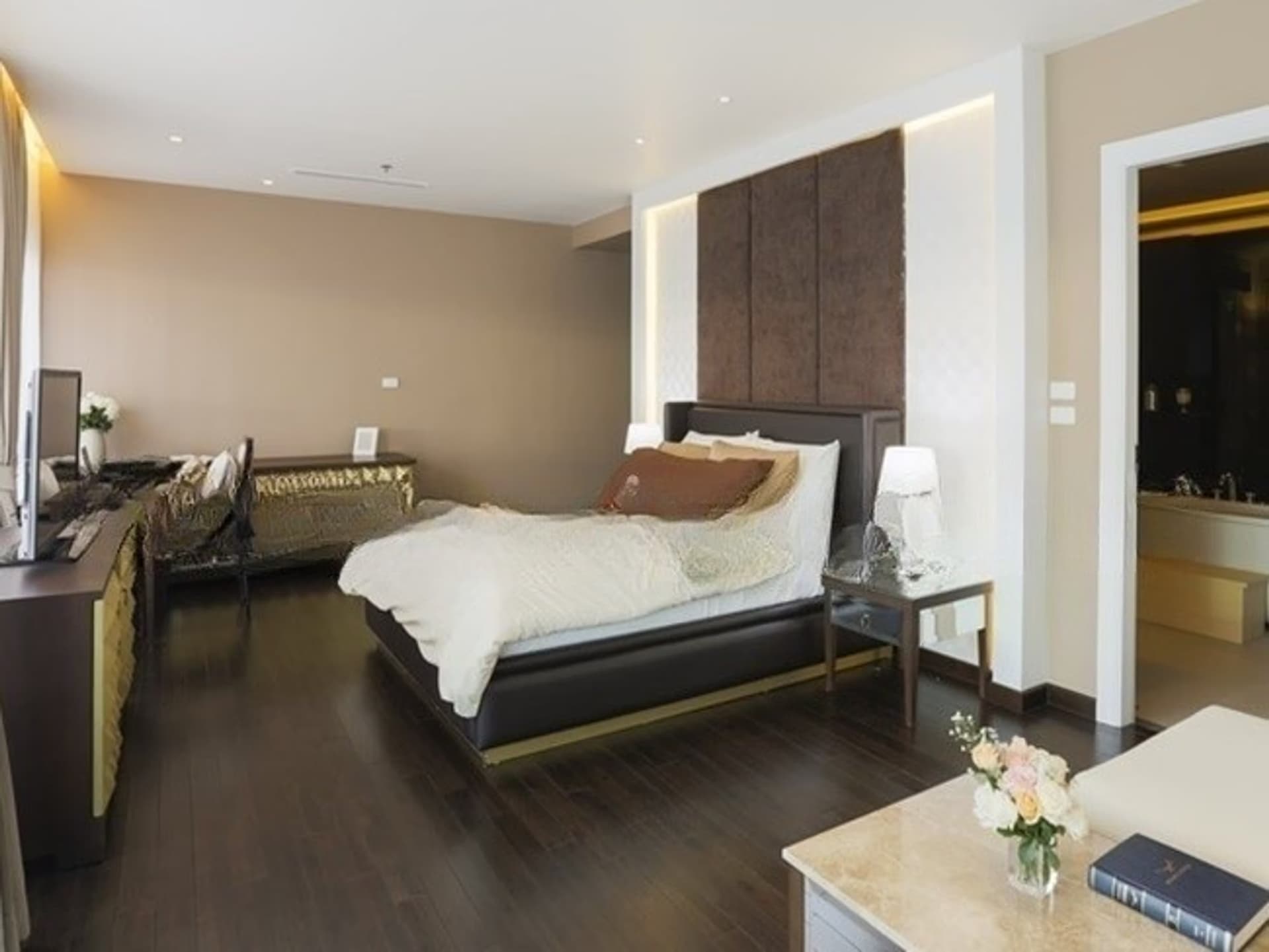 1 Bed Condo for Sale in Mueang Chiang Mai - Image 2
