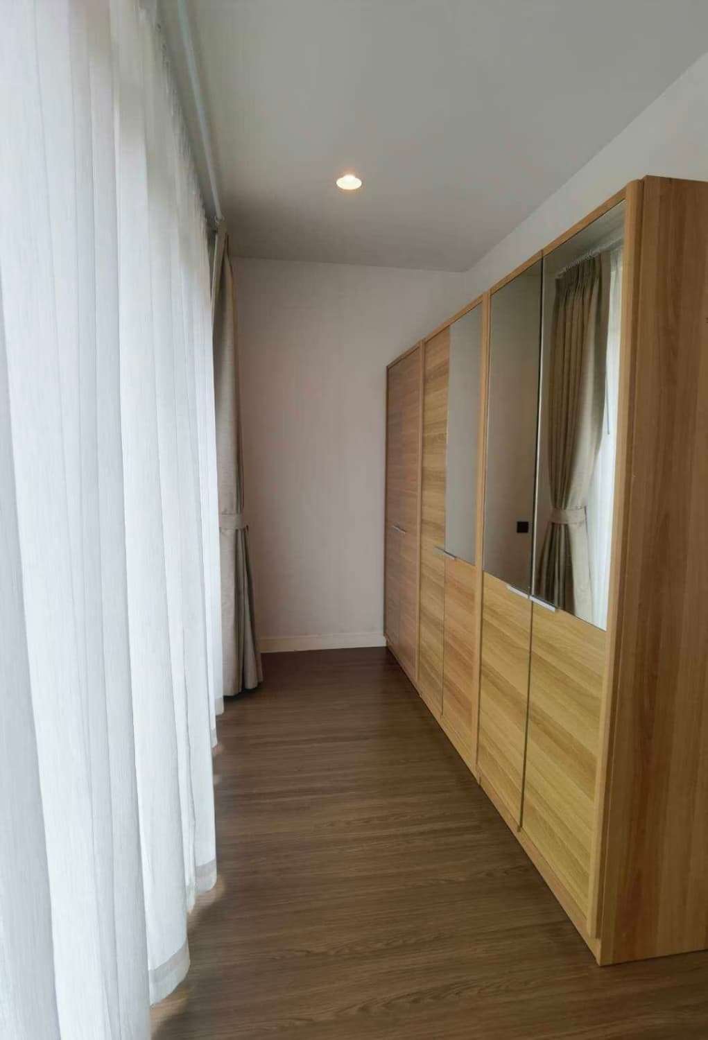 4 Bed House for Rent in Bang Kapi - Image 7