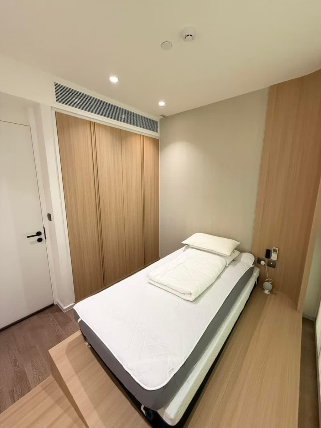 2 Bed Condo for Rent in Watthana - Image 6