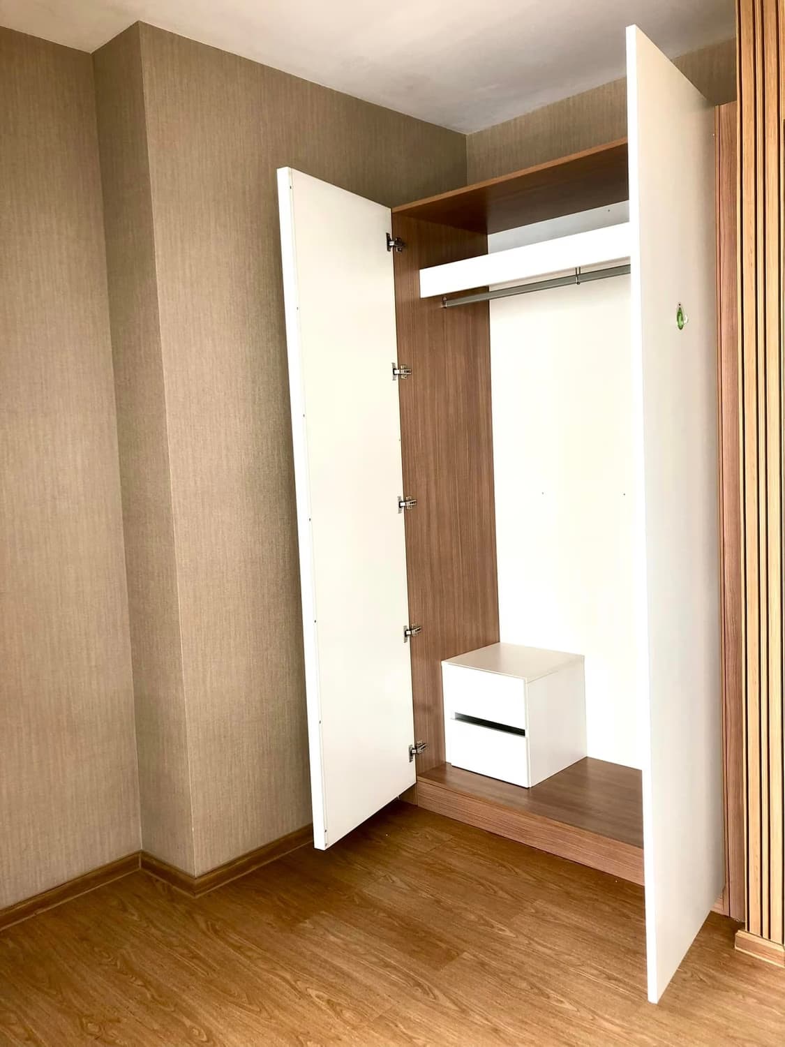 Condo for Sale at One Plus Nineteen 4 Condominium - Image 9
