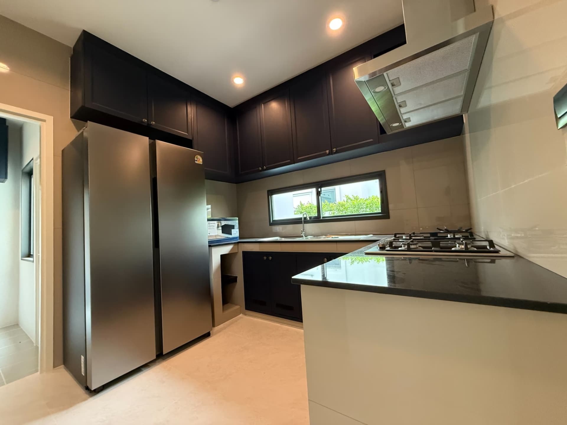 4 Bed House for Rent and Sale in Bang Phli - Image 10