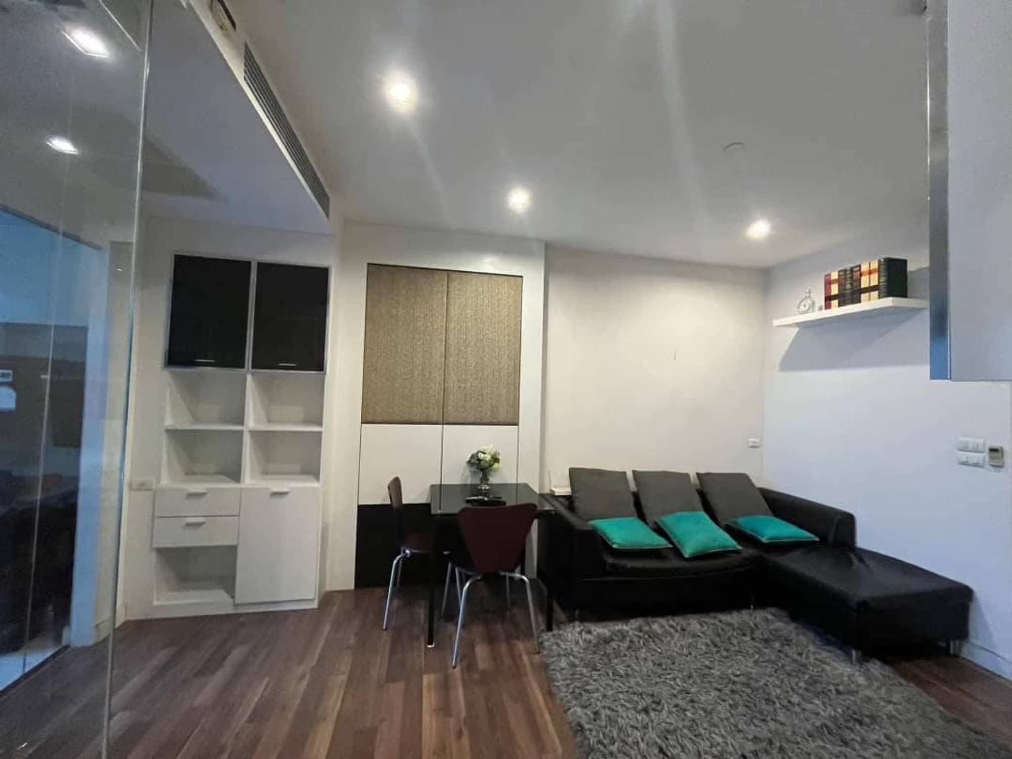 1 Bed Condo for Rent and Sale in Phra Khanong - Image 1